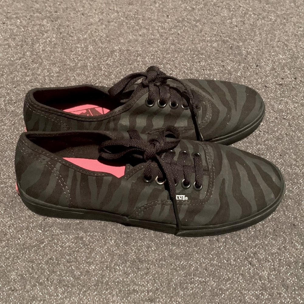 Vans Caliente Tiger Print Lace Ups NWOT